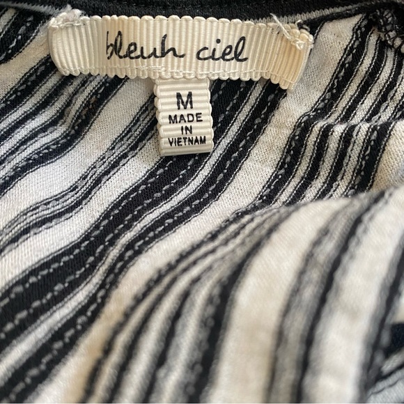 Bleuh ciel Jumpsuit medium, new without tag - Picture 3 of 3